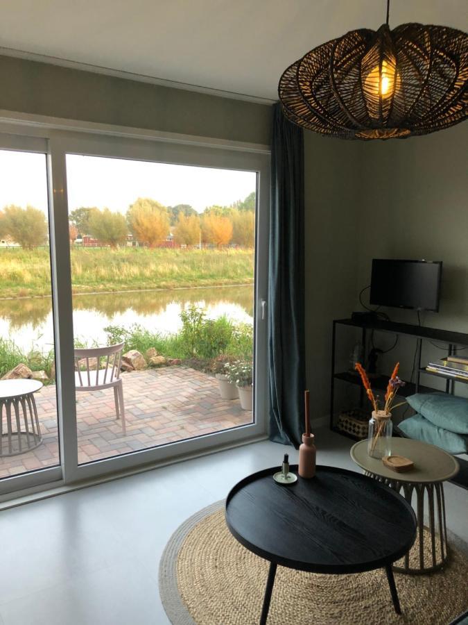 B&B Snurk Stiens, Fijn Verblijf Aan Open Vaarwater Bagian luar foto
