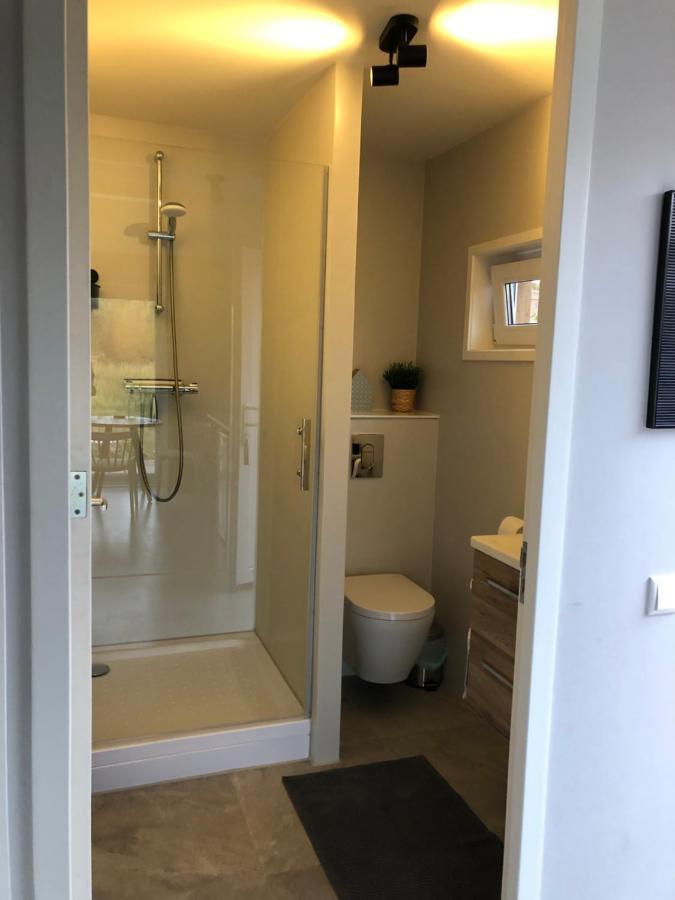 B&B Snurk Stiens, Fijn Verblijf Aan Open Vaarwater Bagian luar foto
