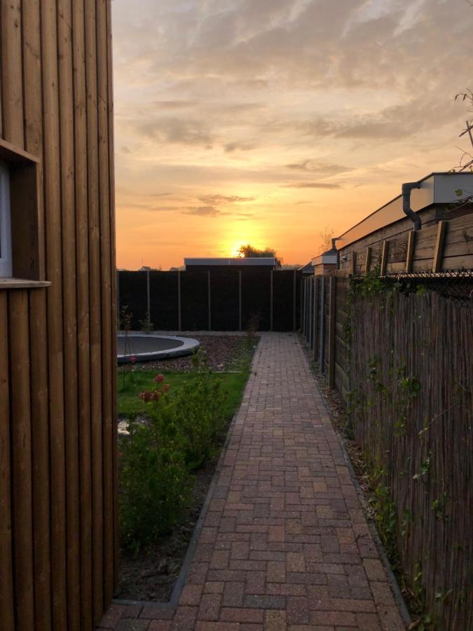 B&B Snurk Stiens, Fijn Verblijf Aan Open Vaarwater Bagian luar foto