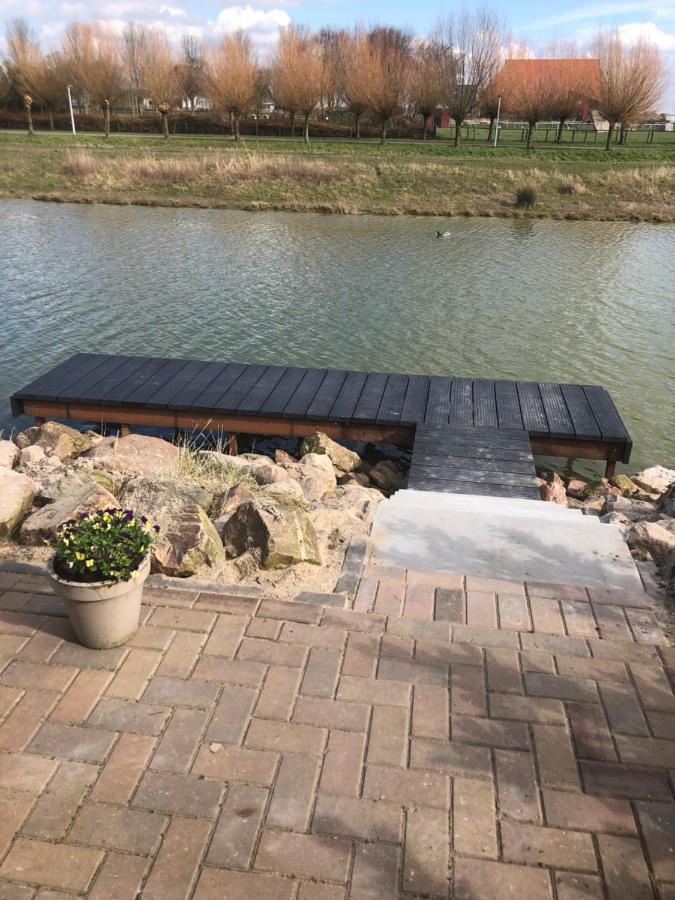 B&B Snurk Stiens, Fijn Verblijf Aan Open Vaarwater Bagian luar foto